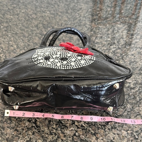 Hello Kitty Black Handbag with Red Bow - Picture 11 of 13